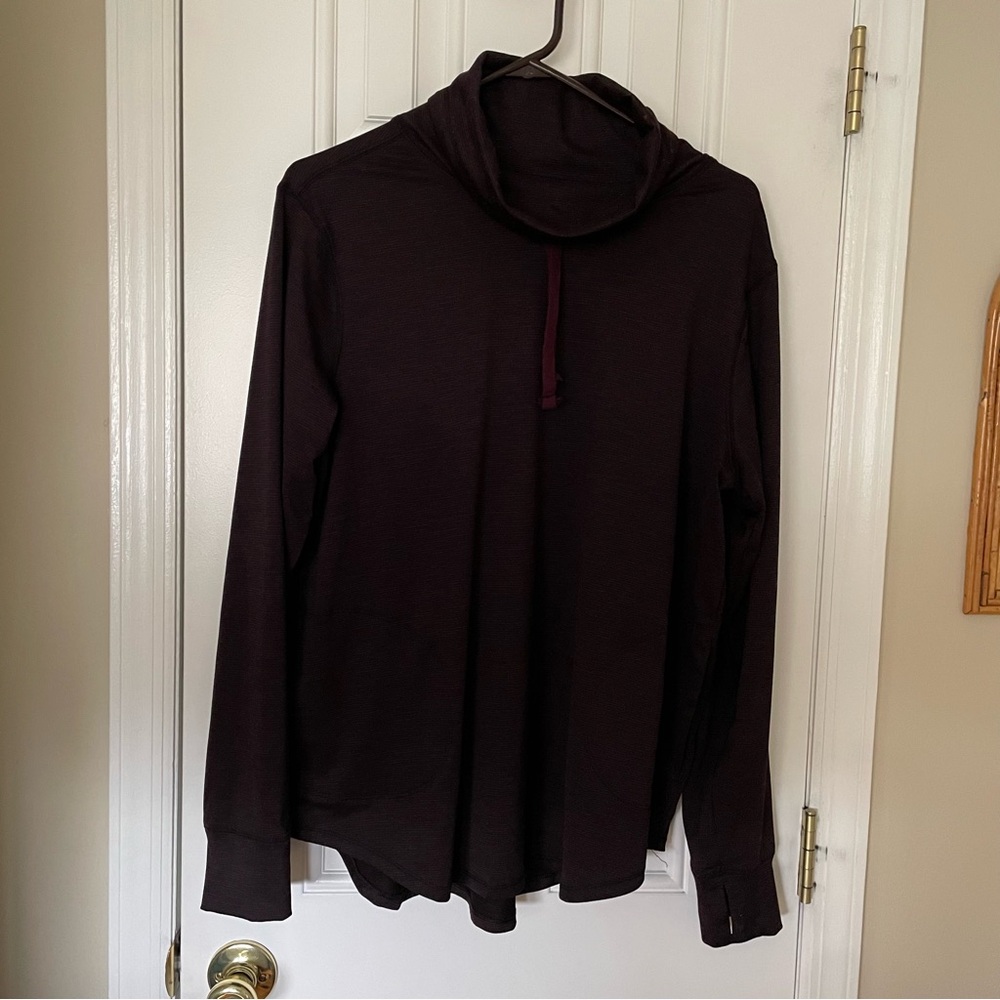 Old Navy Active Go Dry Women’s Sweatshirt